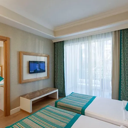 Karmir & Hotel Kemer