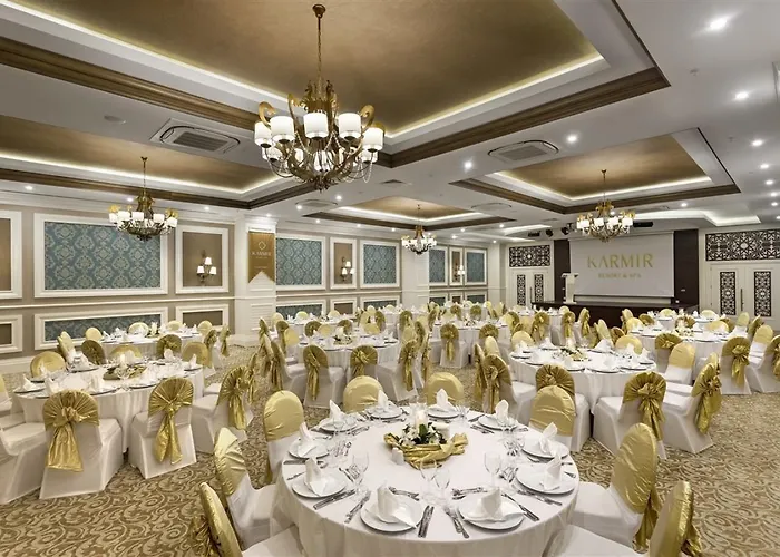 호텔 Karmir &