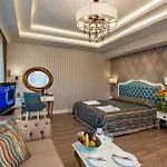 Hotel Karmir &