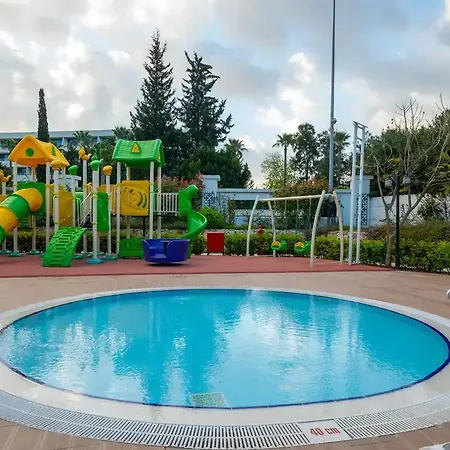 Karmir & Ξενοδοχείο 5*