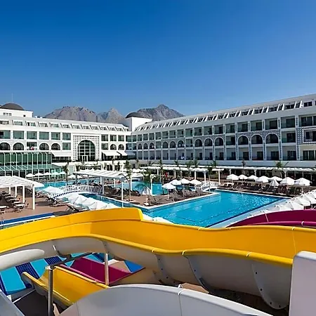 Karmir & Hotel 5*