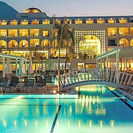 Hotel Karmir & 5*
