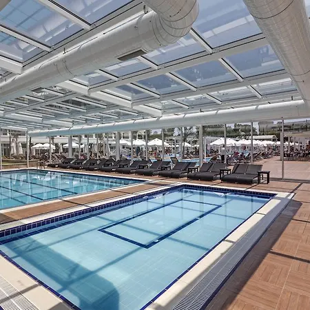 Karmir & Szálloda Kemer