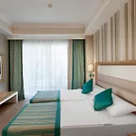 Karmir & Hotel 5*