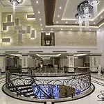 Hotel Karmir & 5*