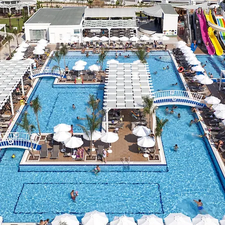 Karmir & Hotel