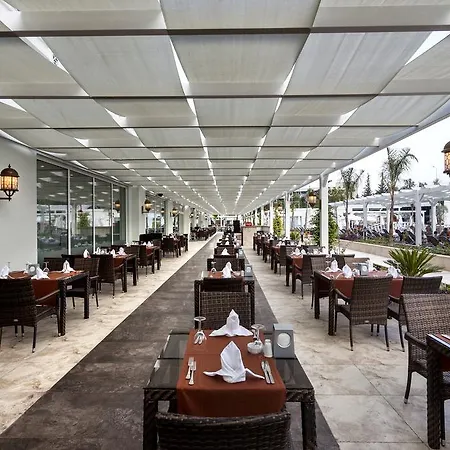 Hotel Karmir &